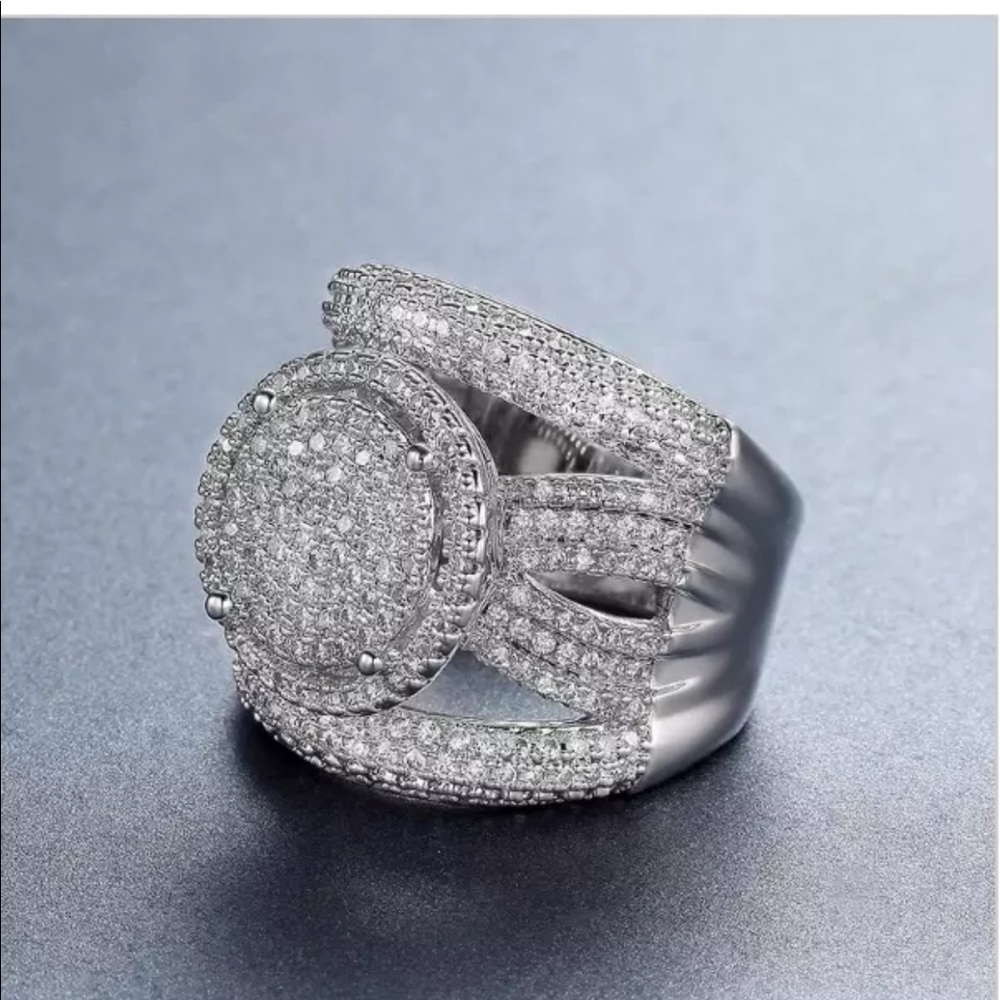 Silver s925 simulated diamonds women's ring Size:6 Elegant Silver Women’s Ring
